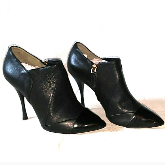 Tory Burch Shoes - 🎊SALE Tory Burch Lorelei Black  PointyToe Booties
